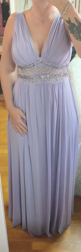 Vestido de fiesta morado con pedrería