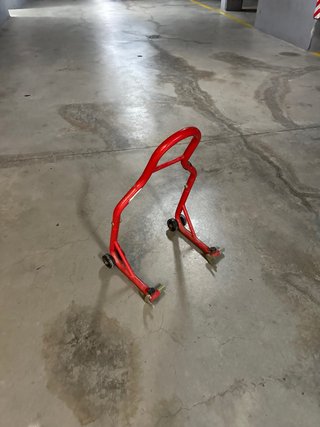 Caballete moto rojo