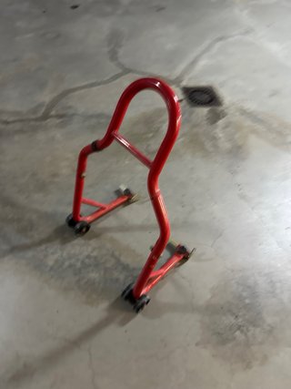 Caballete moto rojo