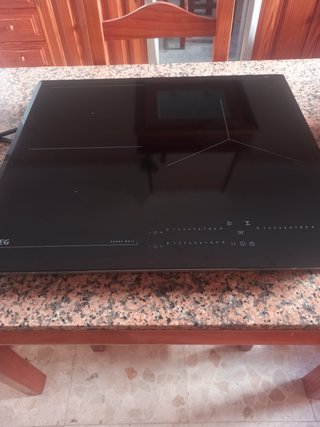 Placa Inducción AEG 4 meses uso