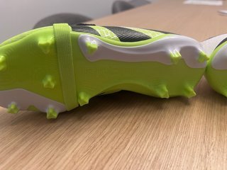 Botas futbol niño nuevas Adidas Predator. Talla 29