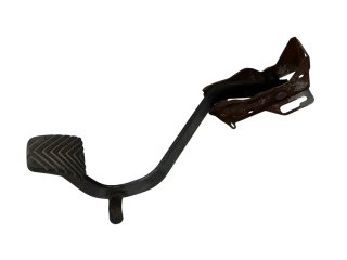 Pedal freno Mitsubishi Montero IO 98-03