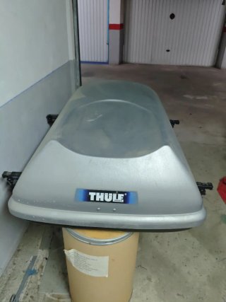Cofre Thule Alpine 100 con cogidas Thule