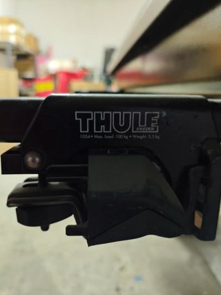 Cofre Thule Alpine 100 con cogidas Thule
