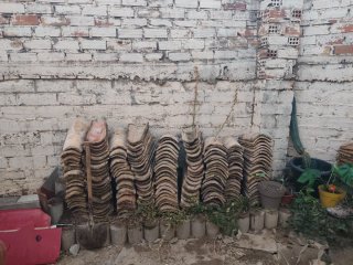 Tejas antiguas de cerámica para tejado