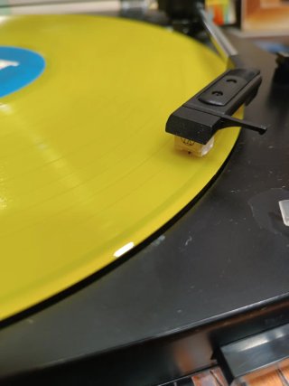 Tocadiscos Aiwa preamplificado