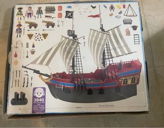 Barco Pirata Playmobil con caja