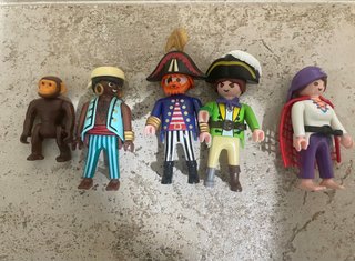 Barco Pirata Playmobil con caja