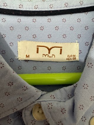 Confezione di camicie in buono stato