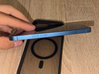 Iphone 13 azul al 82%