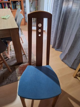 Silla de salón madera y tela azul