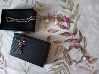 Conjunto de bisutería: collar y pulsera