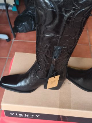 Stivali Vienty in Pelle Nera con Tacco
