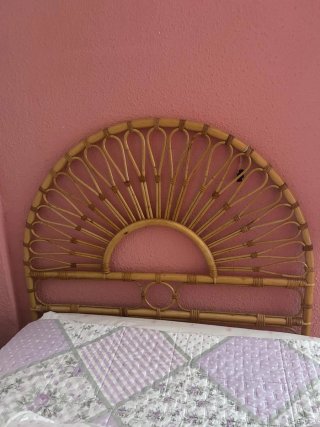 Cabezal de cama de mimbre