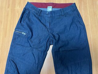 Pantalón vaquero desmontable montaña y trekking
