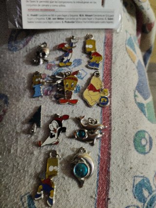 Colección Pins y Llaveros Instrumentos Musicales