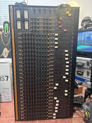 Consola Soundcraft Series 200