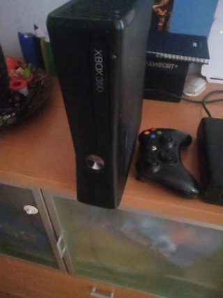 Xbox 360 Negra mando creo que no funciona sin cabl