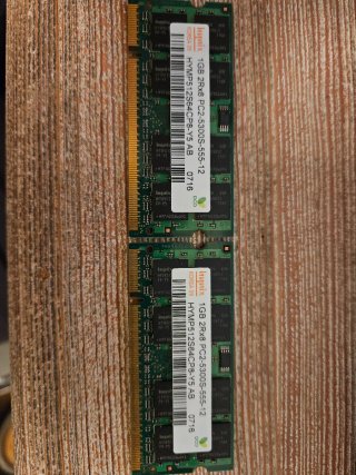 2x 1GB Hynix PC2-5300 DDR2 RAM
