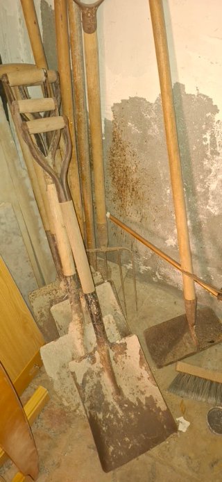 Antichi strumenti da giardino