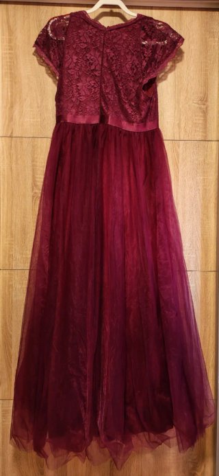 Vestido de fiesta granate con encaje
