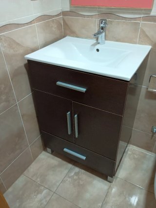 Mueble baño con lavabo y desagüe click