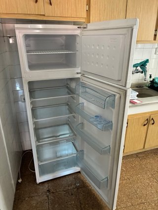 Nevera Beko blanca