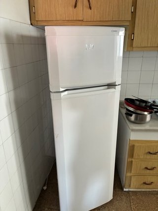 Nevera Beko blanca