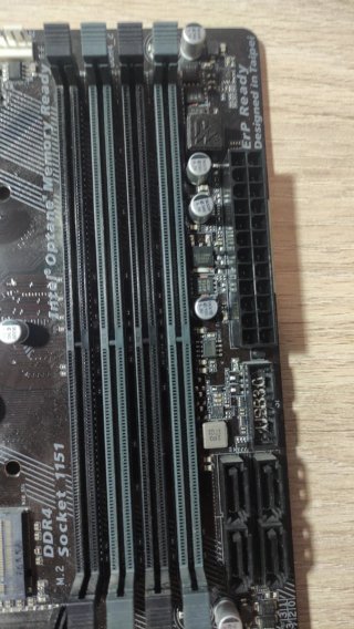 Placa Base Gigabyte GA-B250M-DS3H