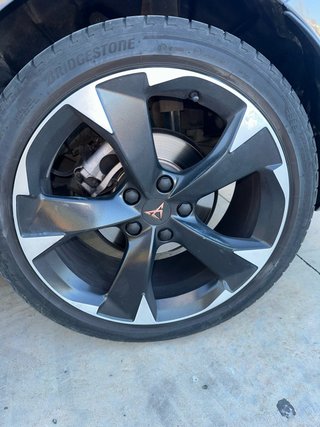 CUPRA Leon 2025