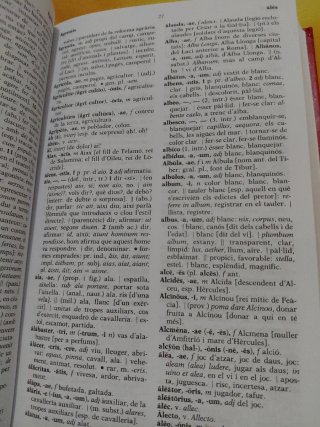 Diccionari bàsic llatí-català