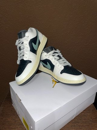Nike Air Jordan 1 Low Negro Blanco Verde menta