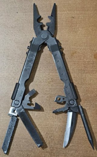 Multiutensile Gerber MP-600 DET EOD