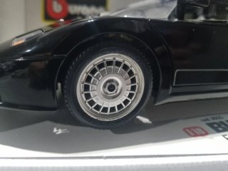 Burago Bugatti EB 110 (1991) Scala 1:18