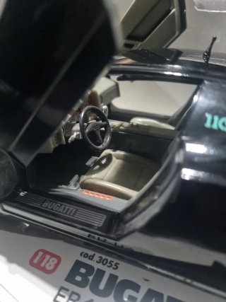 Burago Bugatti EB 110 (1991) Scala 1:18