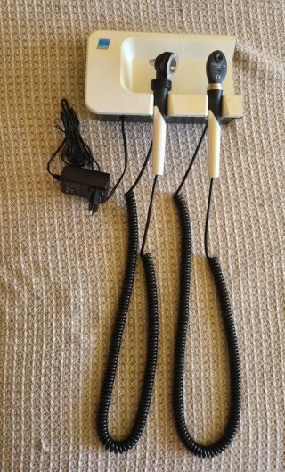 Otoscopio Otorrinolaringoscopio KaWe con base