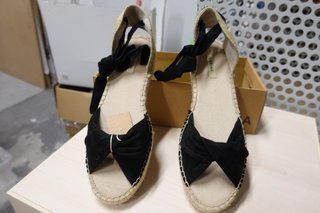 Alpargatas Corina Negras Talla 39 Nuevas