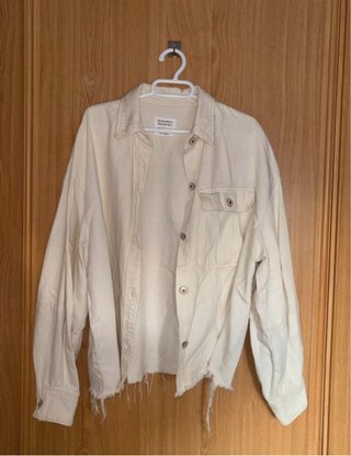 Cazadora vaquera crema Talla S Pull&Bear