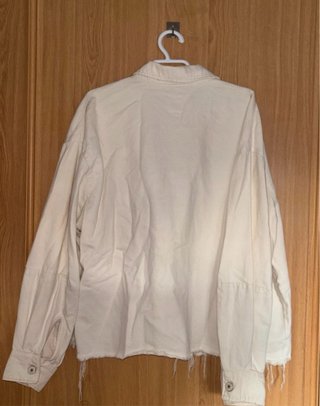 Cazadora vaquera crema Talla S Pull&Bear