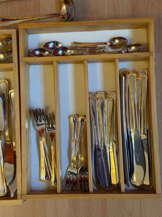Cubertería 12 servicios oro/plata