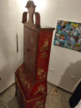 Mueble chino lacado rojo y dorado