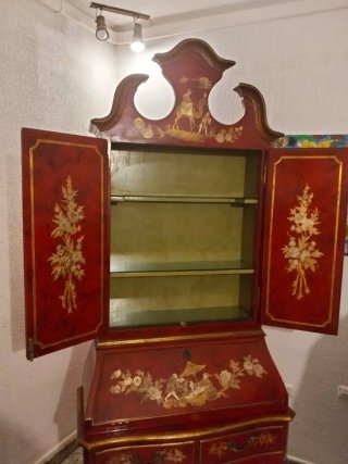 Mueble chino lacado rojo y dorado
