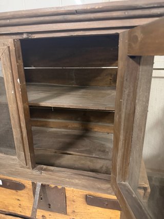 Alacena antigua madera y cristal