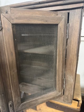 Alacena antigua madera y cristal
