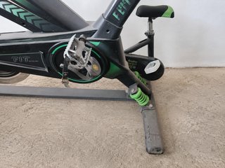 Bicicleta Spinning Cecotec UltraFlex 25 senza spedizione