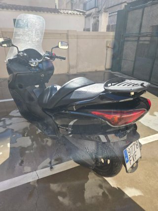 Honda Forza 250 Maxi Scooter Negra