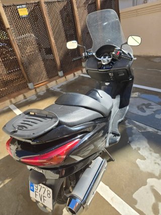 Honda Forza 250 Maxi Scooter Negra