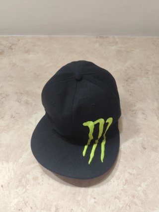 Gorra Monster Negra con Logo Verde