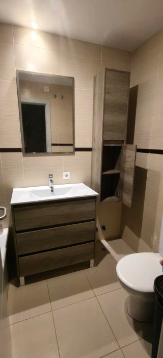 Conjunto muebles de baño, lavabo y espejo