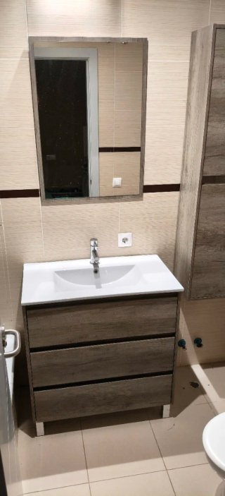 Conjunto muebles de baño, lavabo y espejo